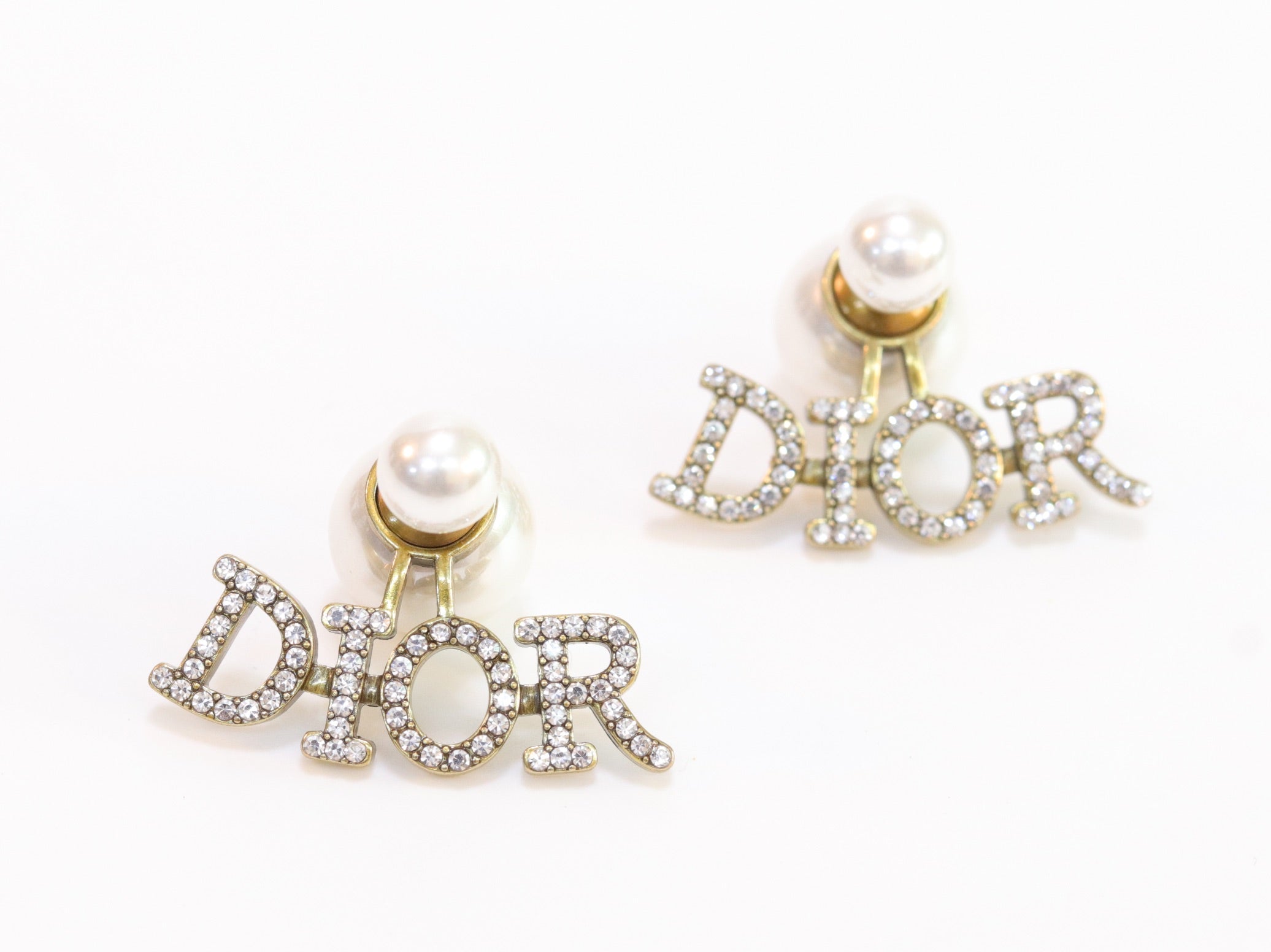 Alphabet CD pearl dangles with CZ