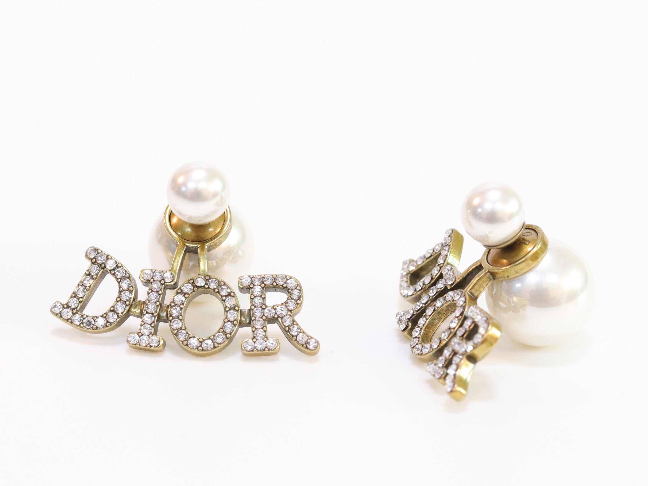 Alphabet CD pearl dangles with CZ