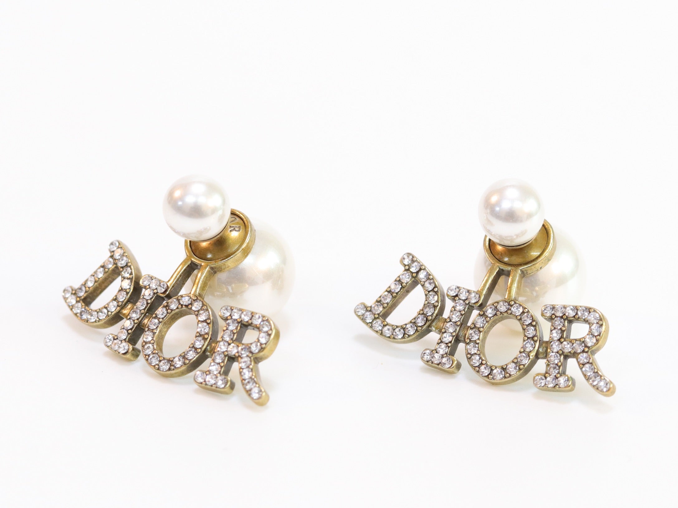 Alphabet CD pearl dangles with CZ