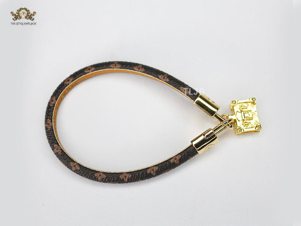 Alphabet L & V Leather bracelet with golden charm
