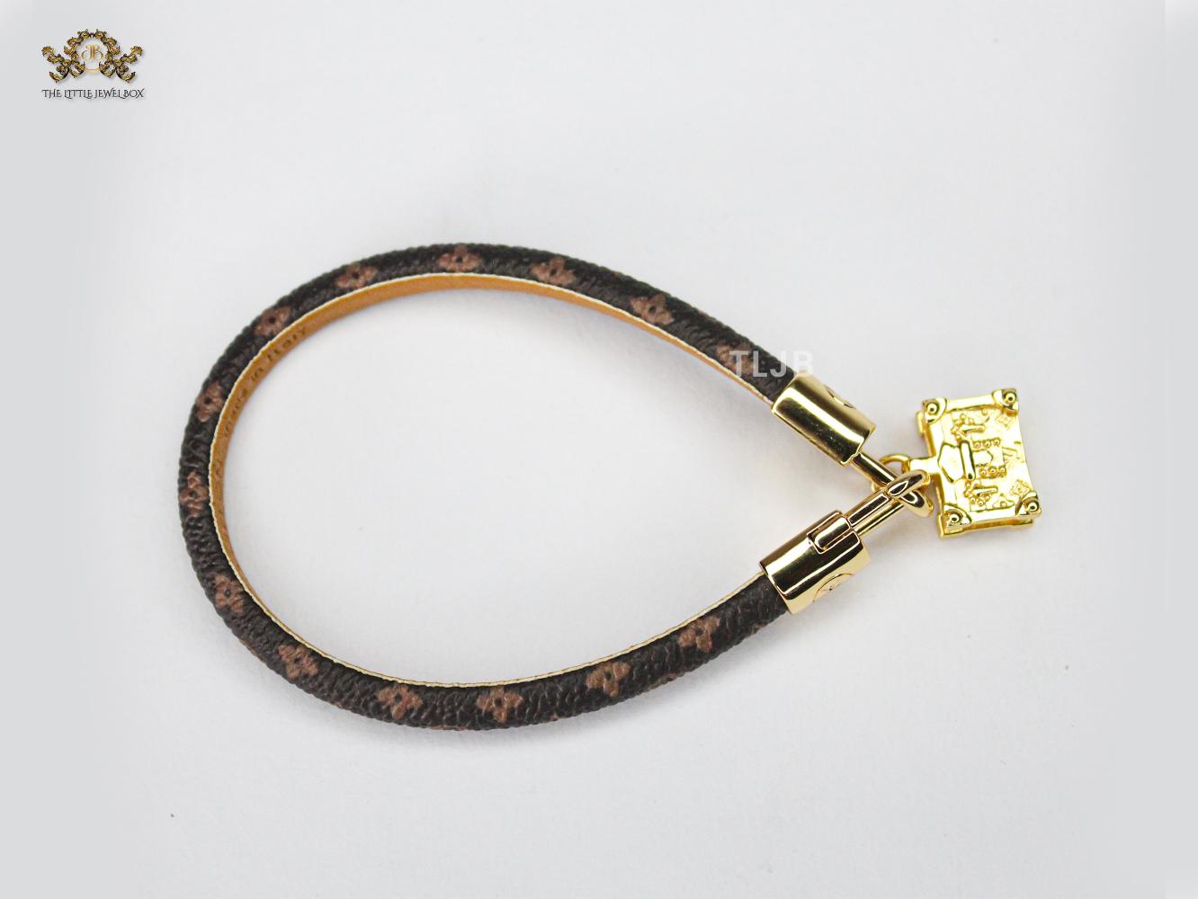 Alphabet L & V Leather bracelet with golden charm