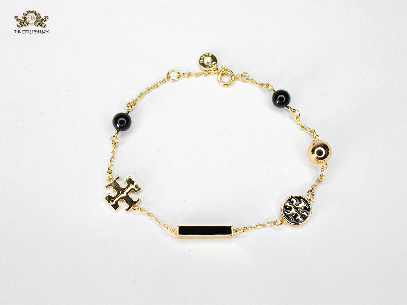 Alphabet T Minimal charm bracelet (gold)