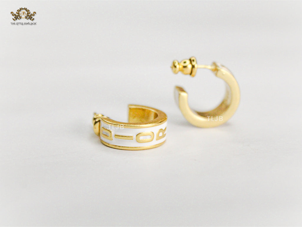 Alphabet D white hoops with gold detaling