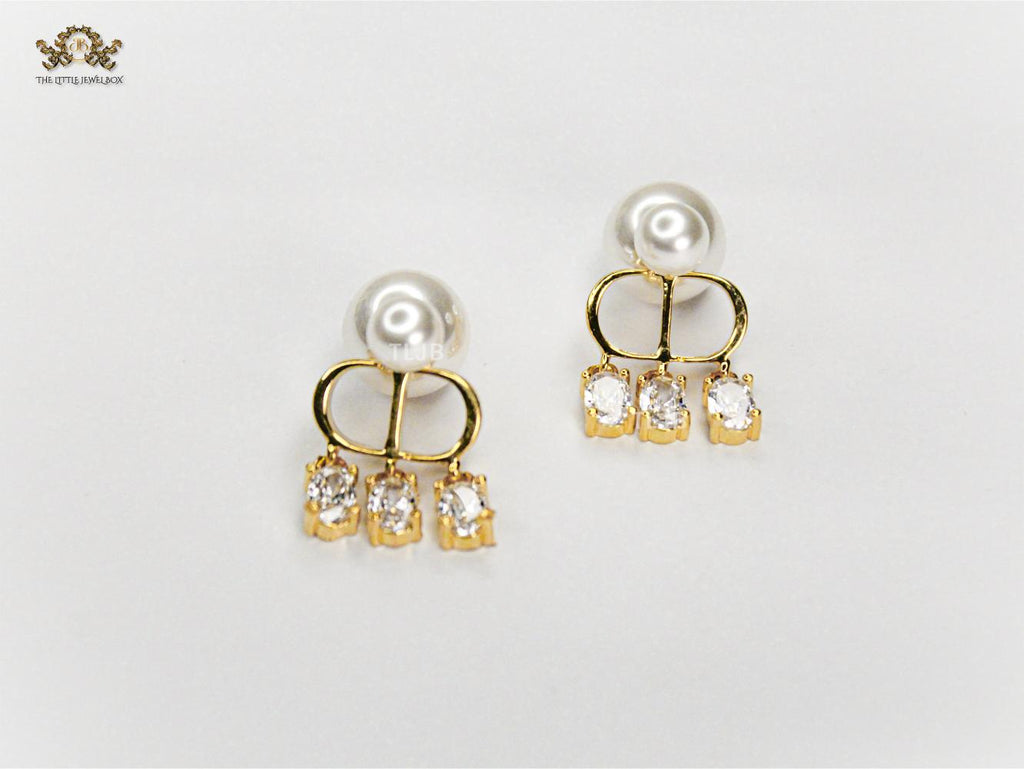 Alphabet c & d pearl bomber earrings