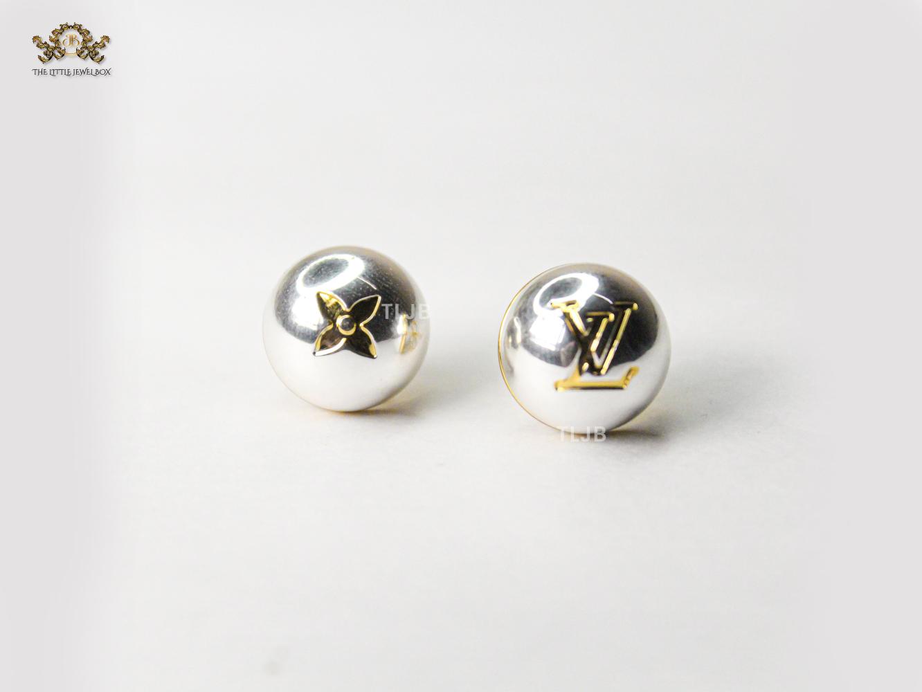 Alphabet L & V Celestial studs
