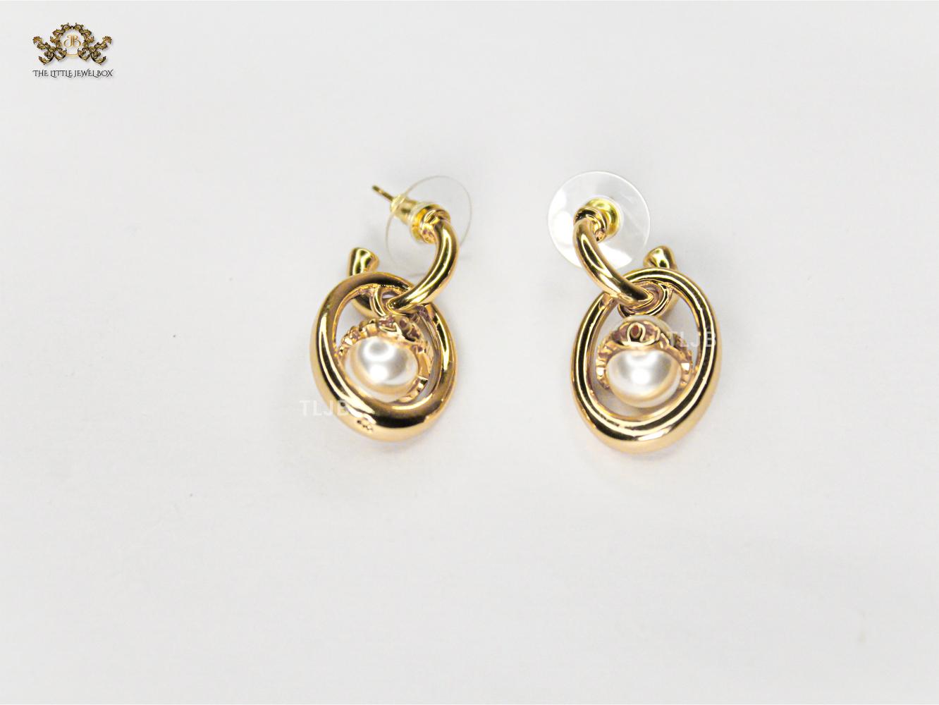 Double C Pearl studded earrings