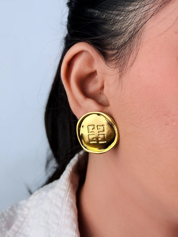 Gold studs