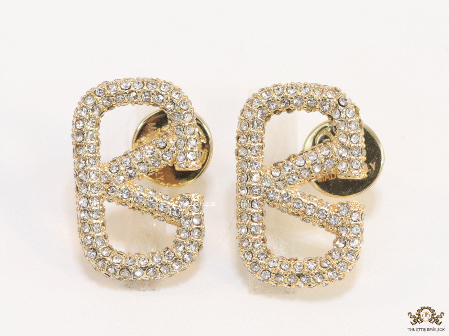 Golden cz alphabet V studs
