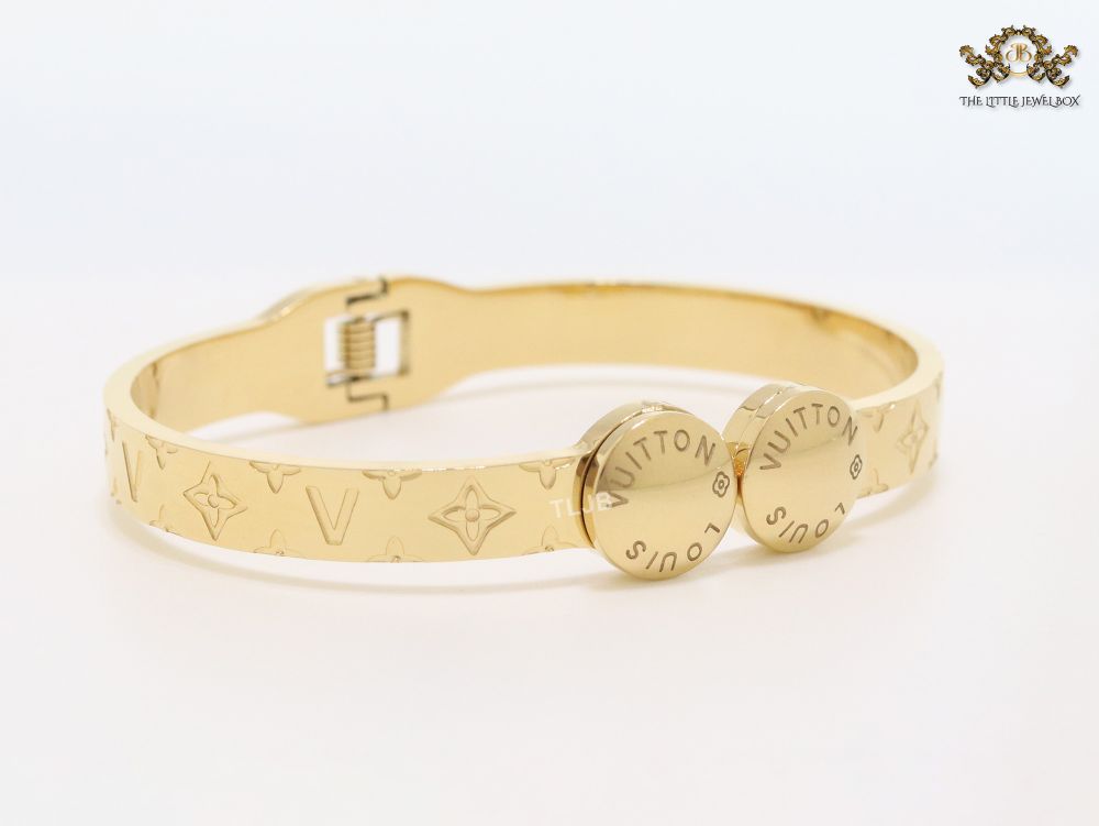 Embossed gold bracelet