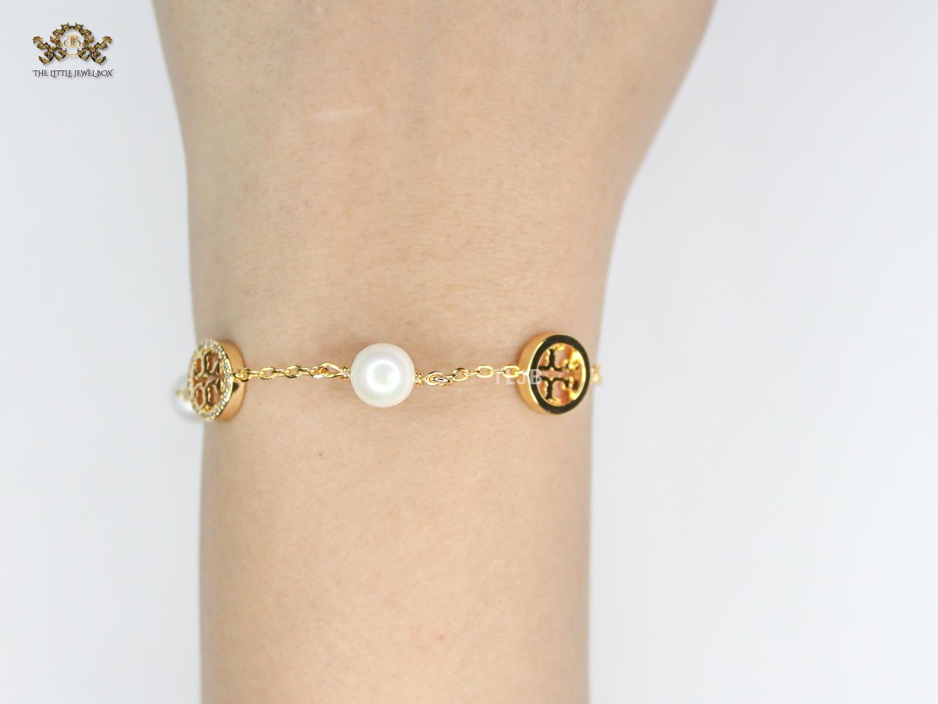 Alphabet T chain pearl studded bracelet