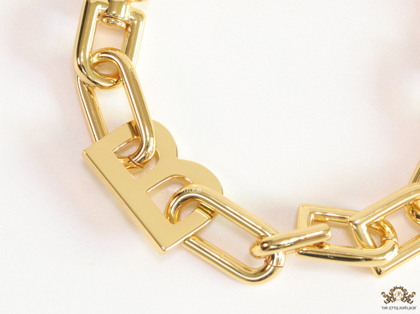 Link Chain bracelet with letter B in gold plating