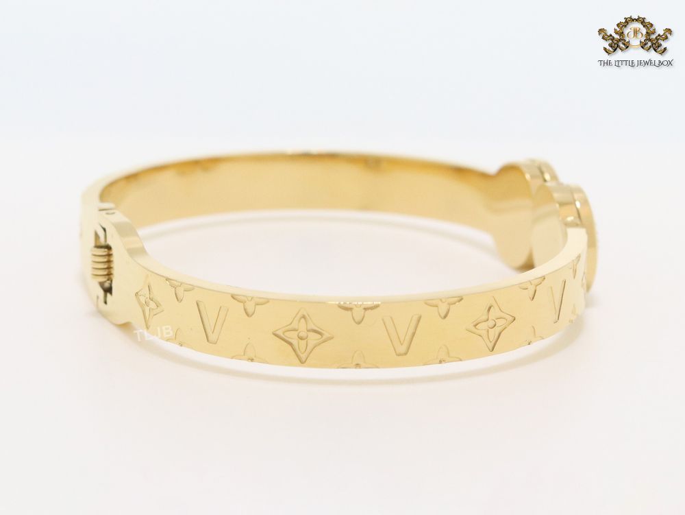 Embossed gold bracelet