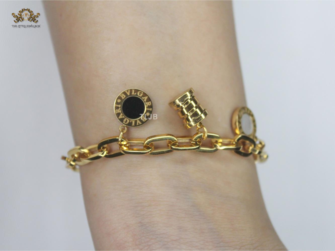 Alphabet Bvl charm bracelet