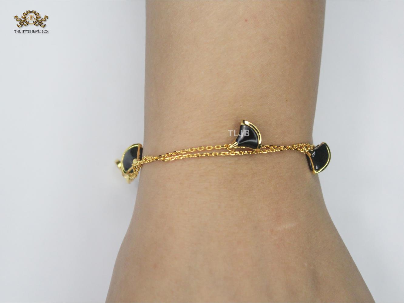 Alphabet Bvl celestial charms bracelet black