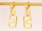 Alphabet V interlocked hoops in gold finish
