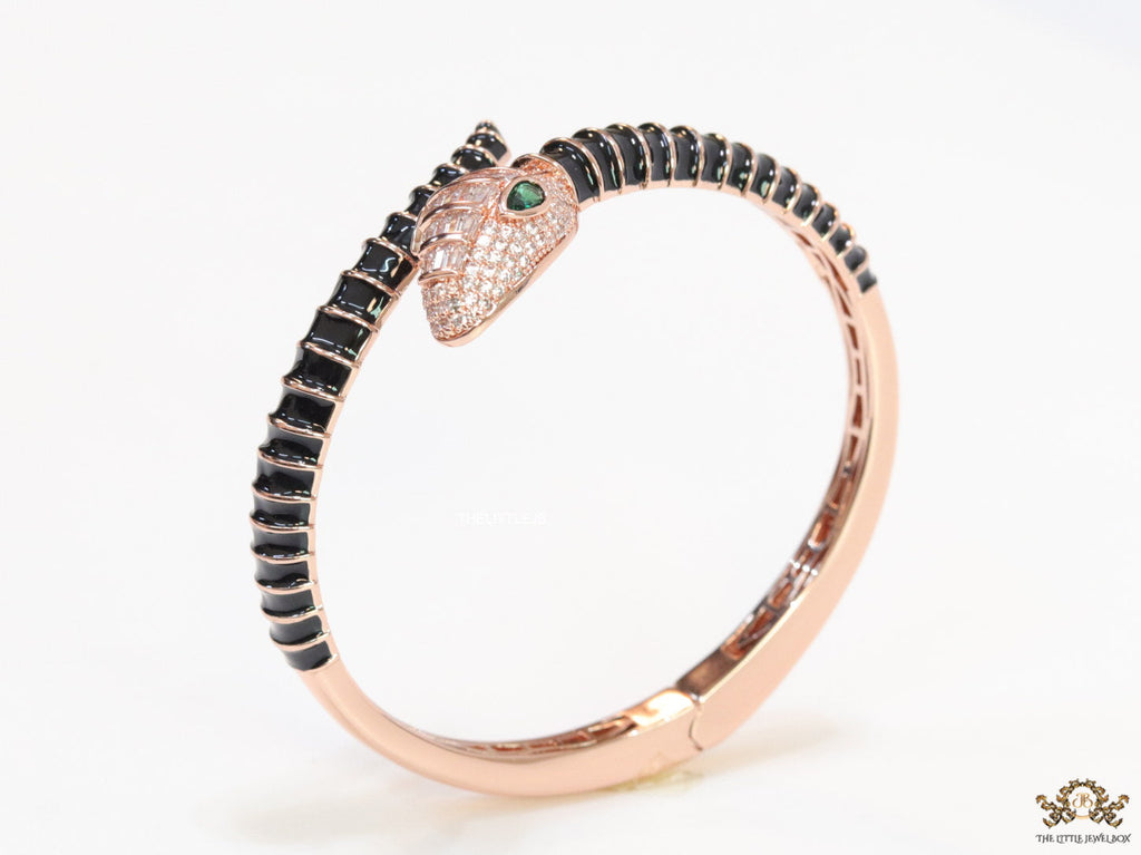 Top open snake bracelet in black enamel with rose gold plated details and cubic zirconia stones head
