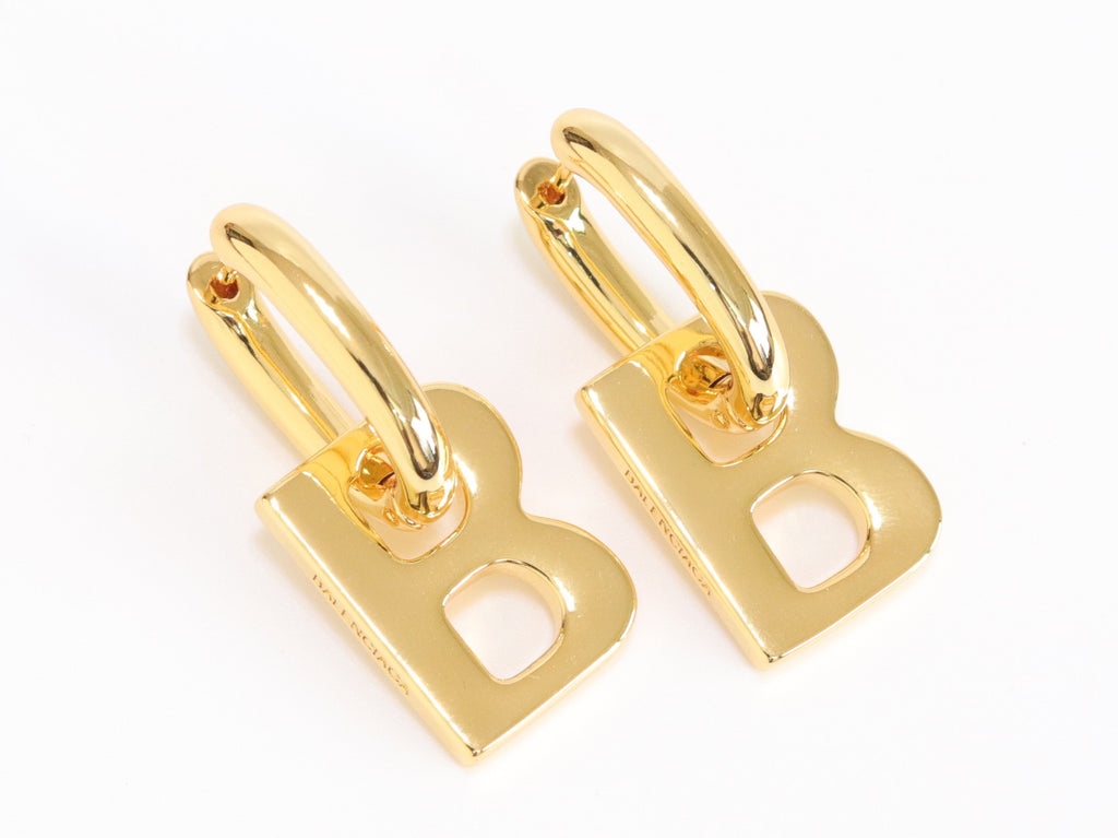 Alphabet B interlocked hoops in gold finish