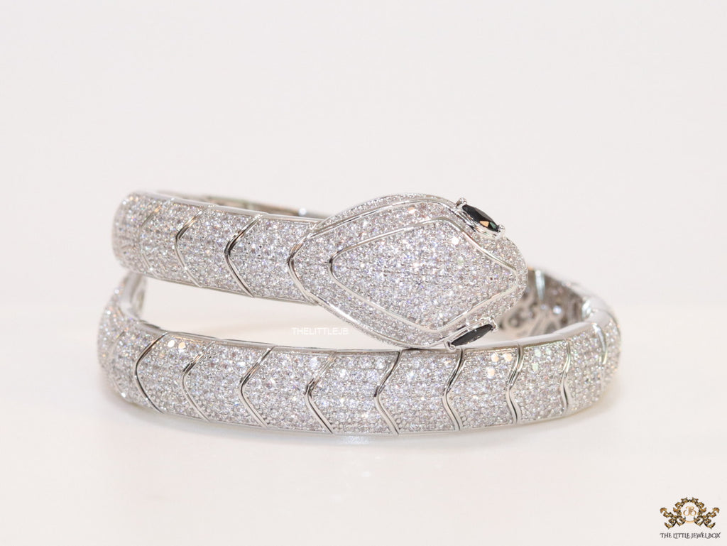 Cubic zirconia stones serpentine bracelet with platinum plated details black cubic zirconia stone details