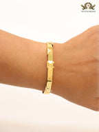 Alphabet L- gold bracelet
