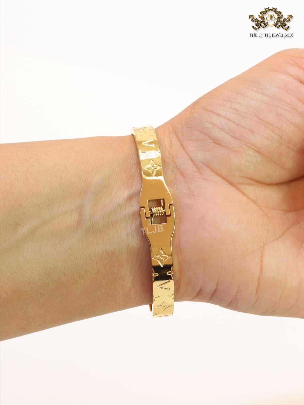 Embossed gold bracelet