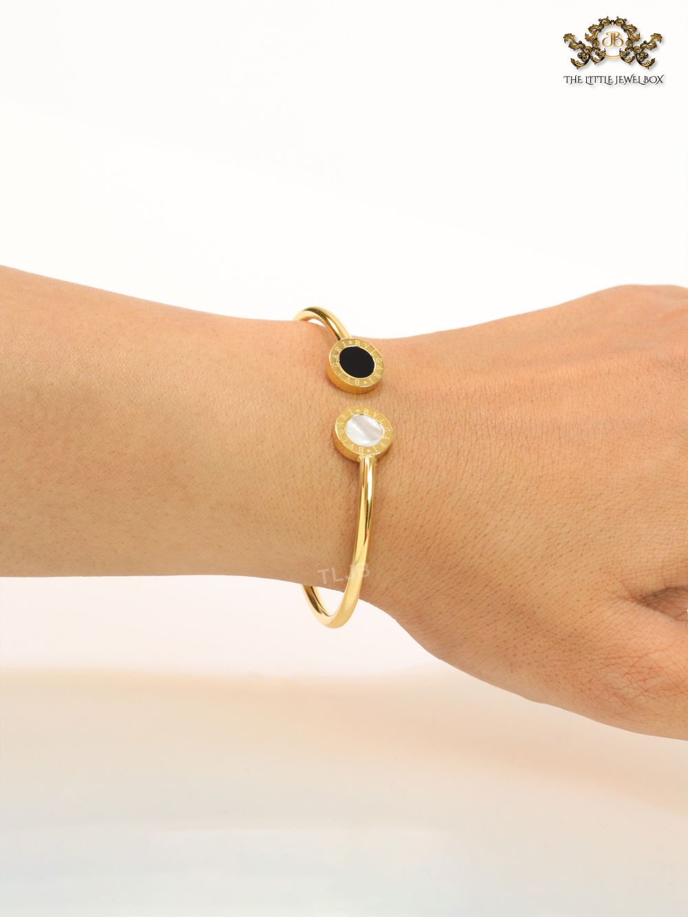 Black & white openable bracelet