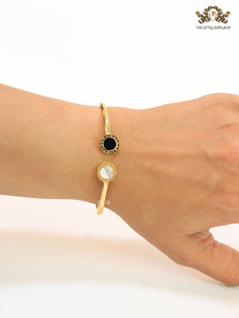 Black & white openable bracelet