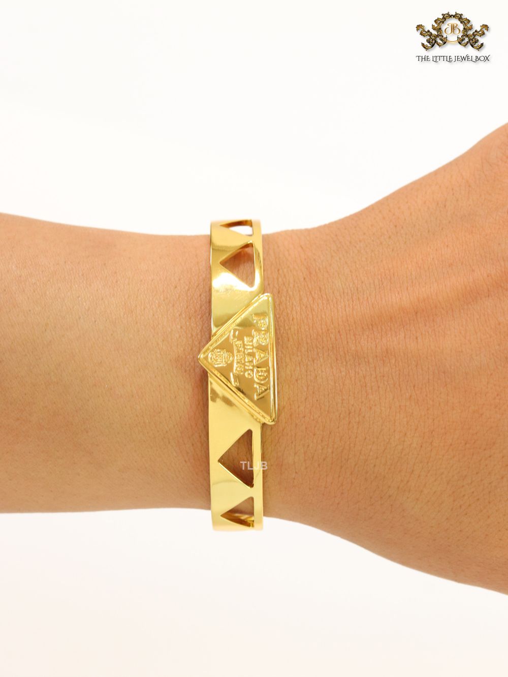 Gold triangle cut bracelet