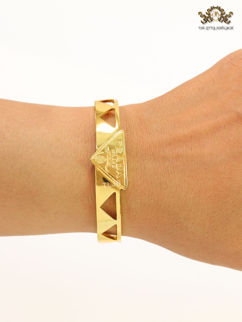 Gold triangle cut bracelet