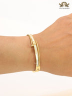 White & gold sleek screw bracelet