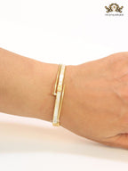 White & gold sleek screw bracelet