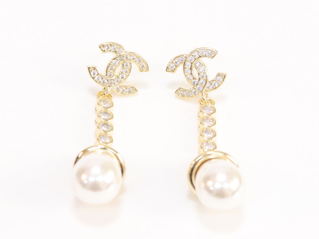 Double C long dangling earrings with pearls in gold finish