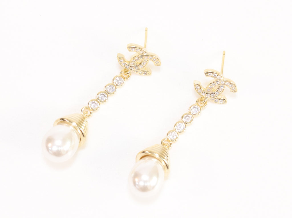 Double C long dangling earrings with pearls in gold finish