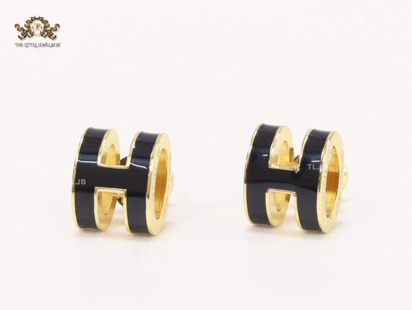 Alphabet H enamel studs- Black