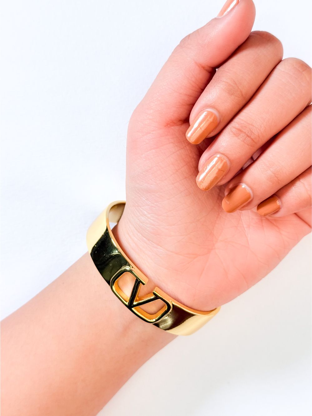 Alphabet V Open Gold Bracelet
