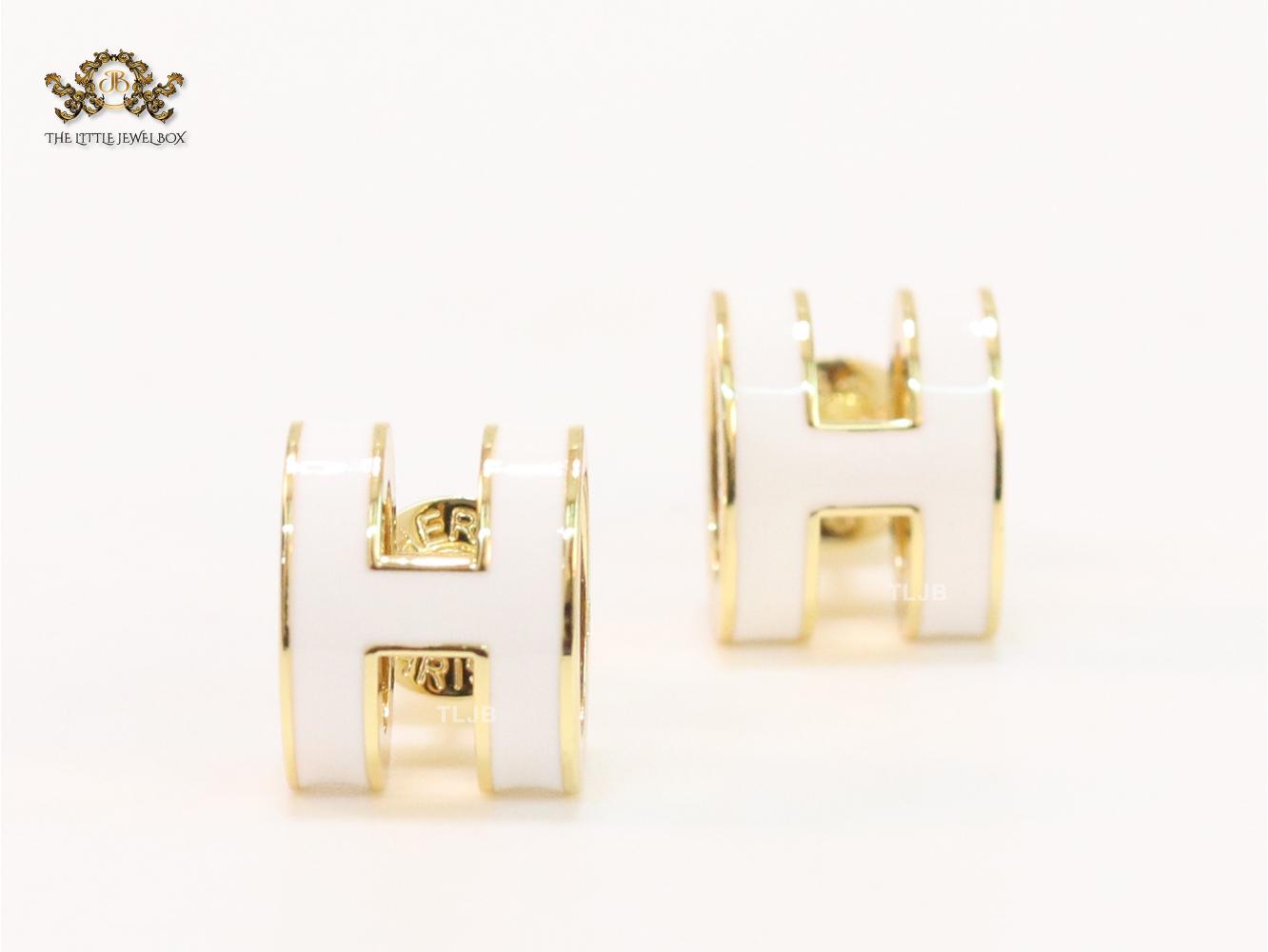 Alphabet H enamel studs- white