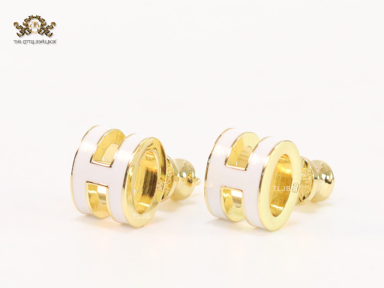 Alphabet H enamel studs- white