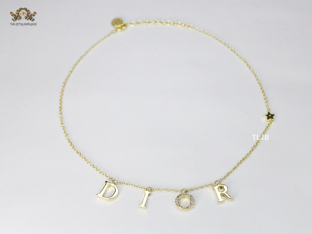 Alphabet D Minimal Charmed chain big letters