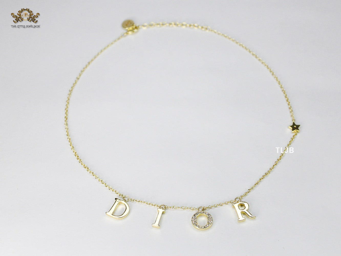 Alphabet D Minimal Charmed chain big letters