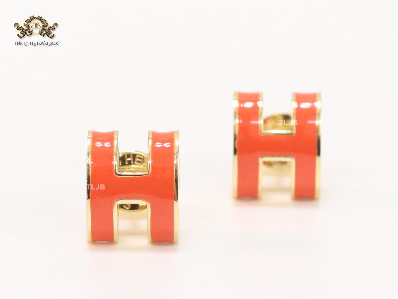Alphabet H enamel studs- Orange