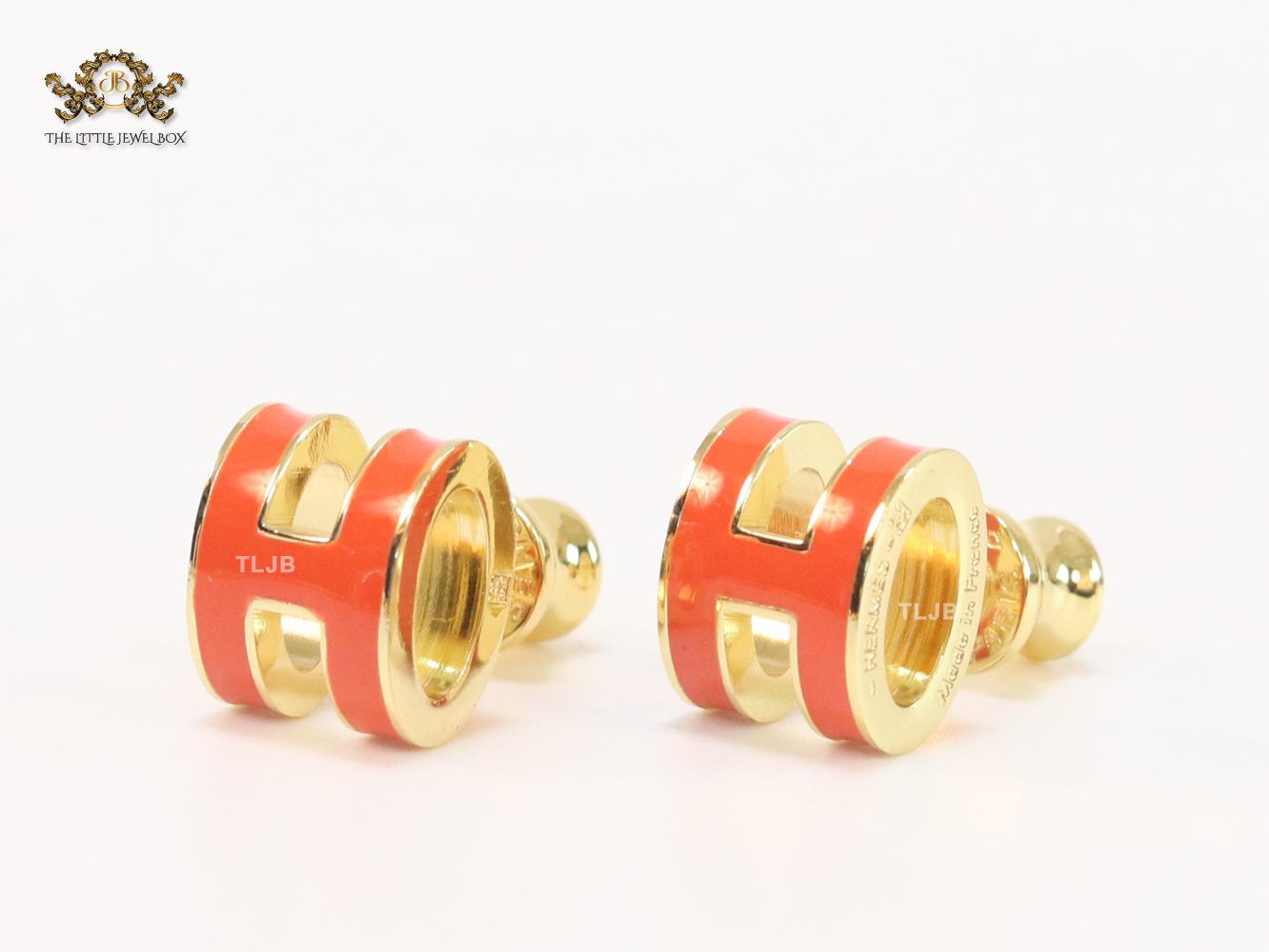 Alphabet H enamel studs- Orange