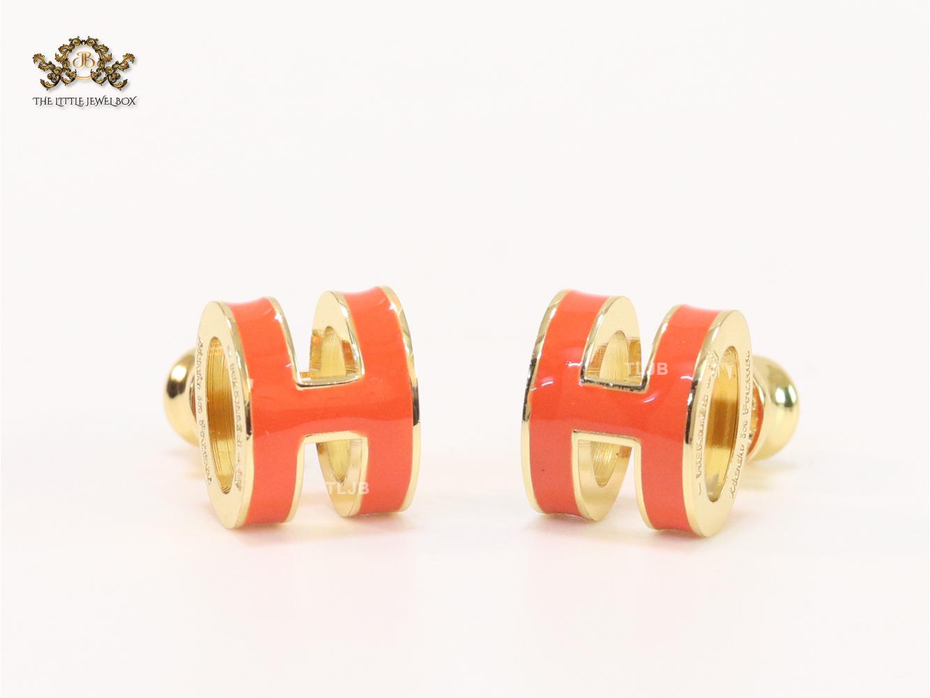 Alphabet H enamel studs- Orange