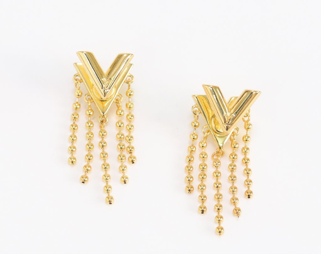 Alphabet v stud with dangles in gold finish