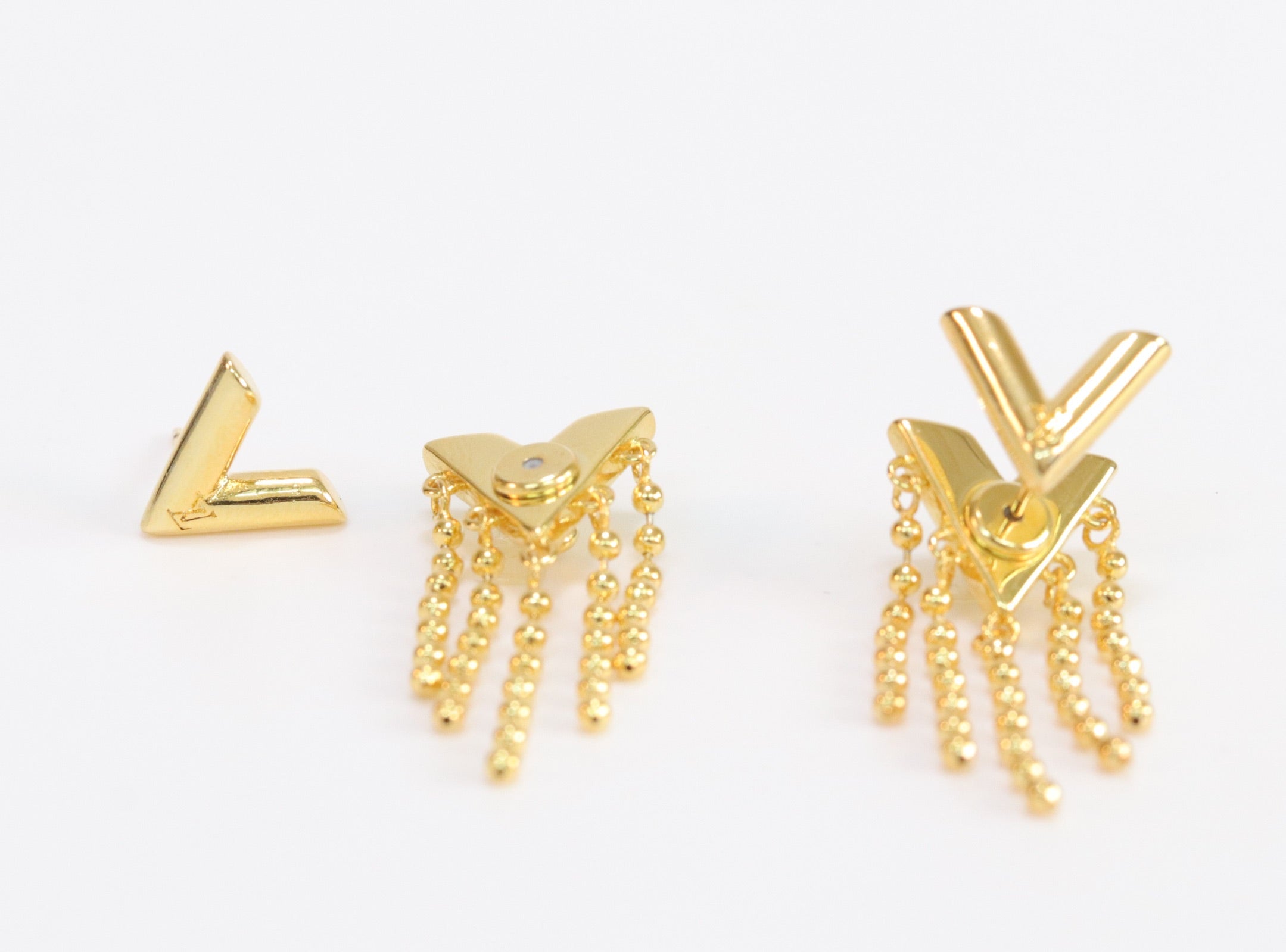 Alphabet v stud with dangles in gold finish