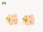 Alphabet H enamel studs- Baby pink