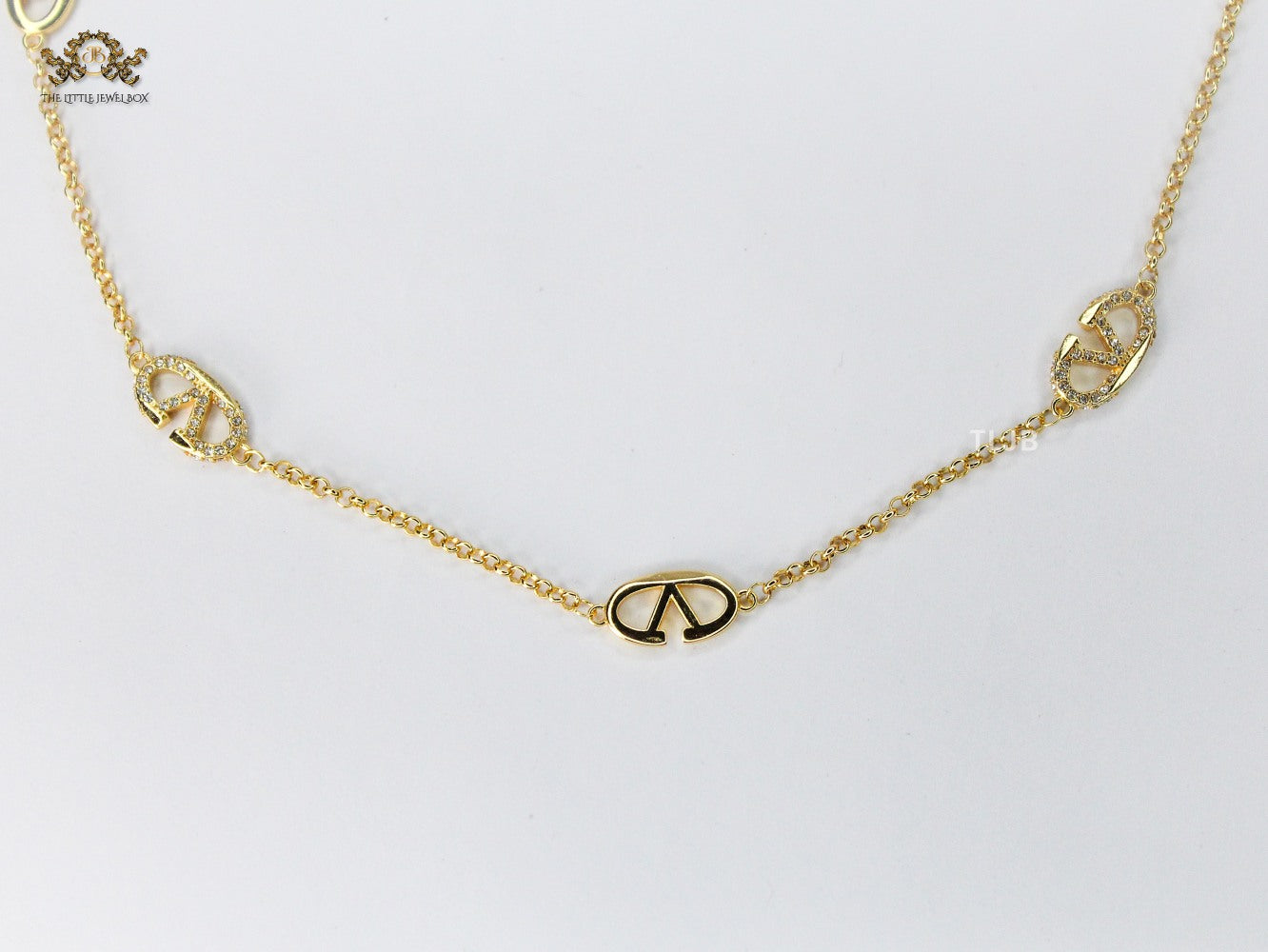 Alphabet V Minimal Chain