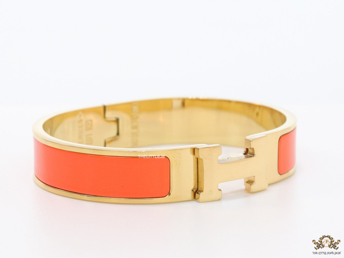 Alphabet H Orange 12 mm bracelet in gold