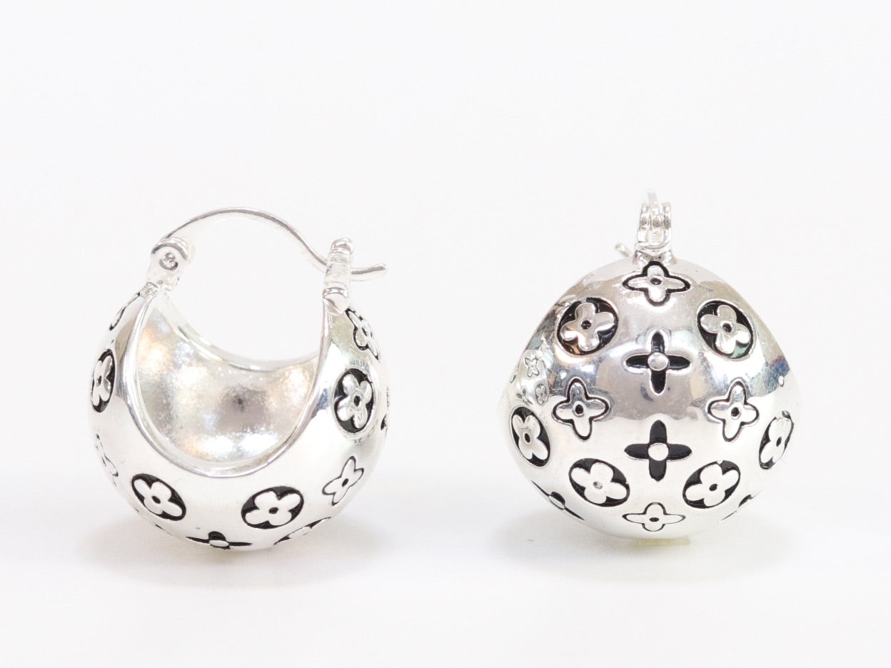 Alphabet L and V black embossed round small earring in silver finish