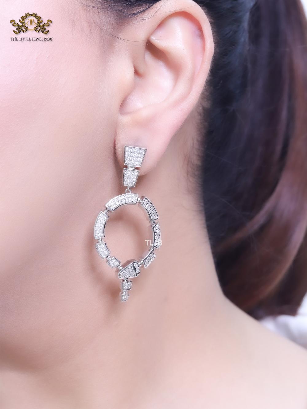 White statement dangles