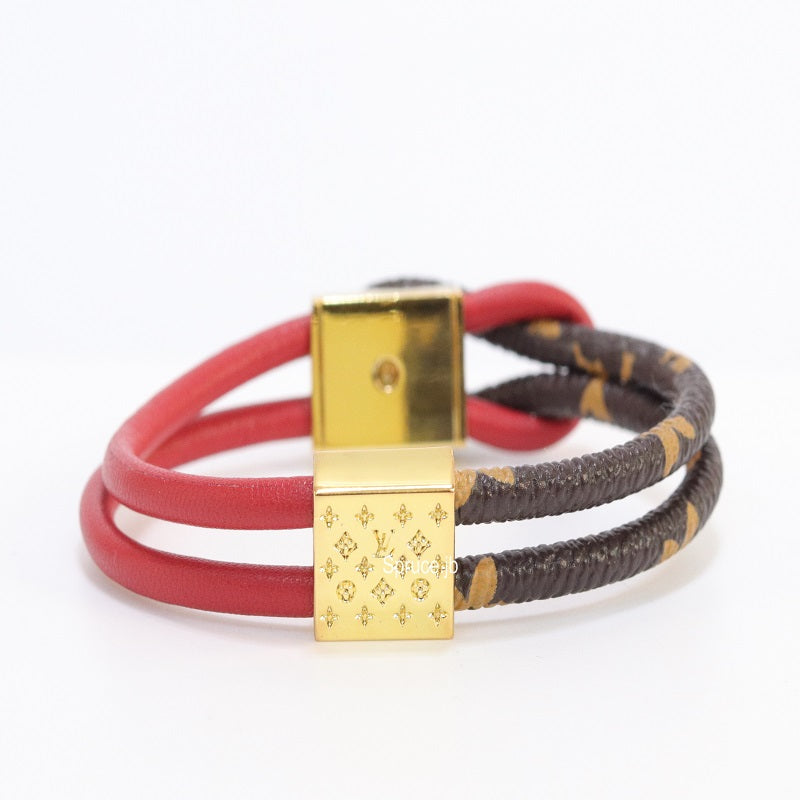 Alphabet L and V signature-red bracelet