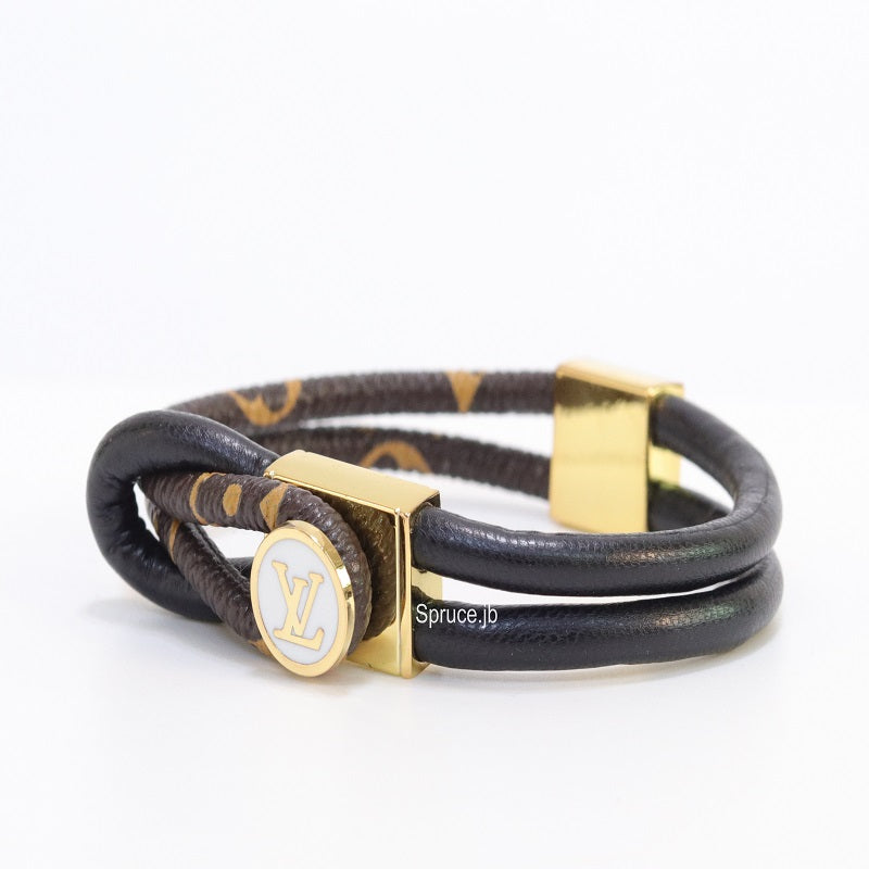 Alphabet L and V signature-black bracelet